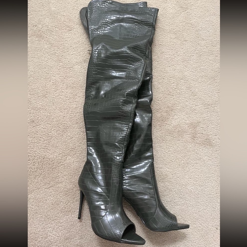 Cape Robbin Toxic Boots